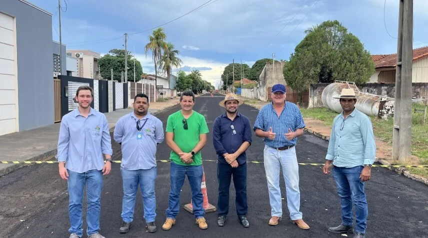 Comissão de Obras da Câmara acompanha aplicação de micro-revestimento em São José